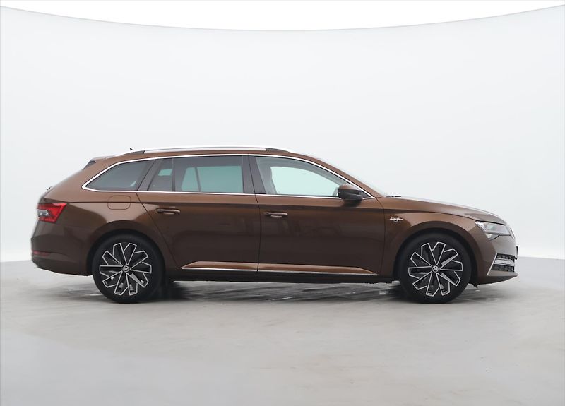 Škoda Superb 1,5 TSI 110kW L&K DSG CZ DPH - fotka 8 z 34