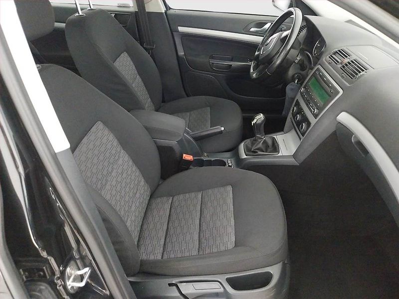 Škoda Octavia (2012) Ambition 2.0 TDI, Tempomat - fotka 9 z 15
