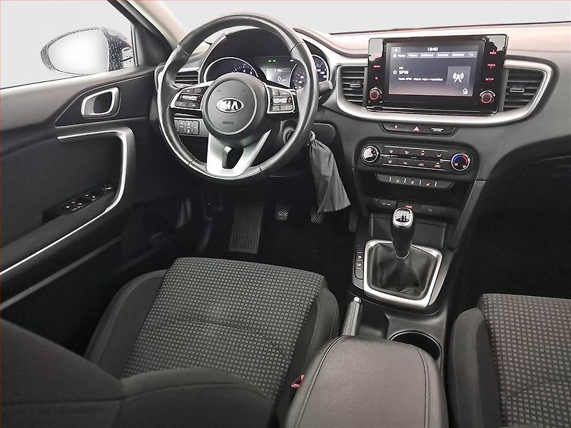 Kia Ceed (2021) 1.5 T-GDI, Serv.kniha - fotka 7 z 16
