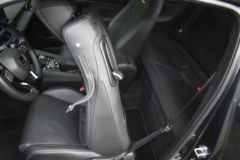 Na volných zatáčkovitých silnicích je Honda Prelude jako doma.