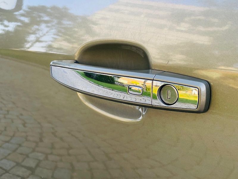 Opel Insignia 2.0CDTi 4x4 MANUÁL KAMERA VÝHŘ - fotka 49 z 49