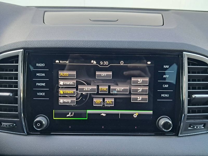 Škoda Karoq (2024) Top Selection 2.0 TDI / 110 kW - fotka 14 z 31