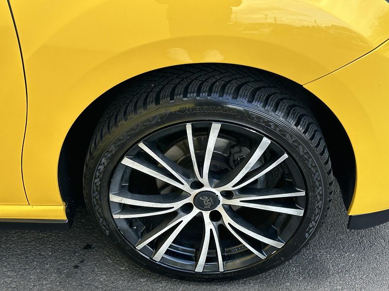 Citroën DS3 (2010) 1.6HDI/68kW * 1.Maj. * KLIMA - fotka 28 z 28