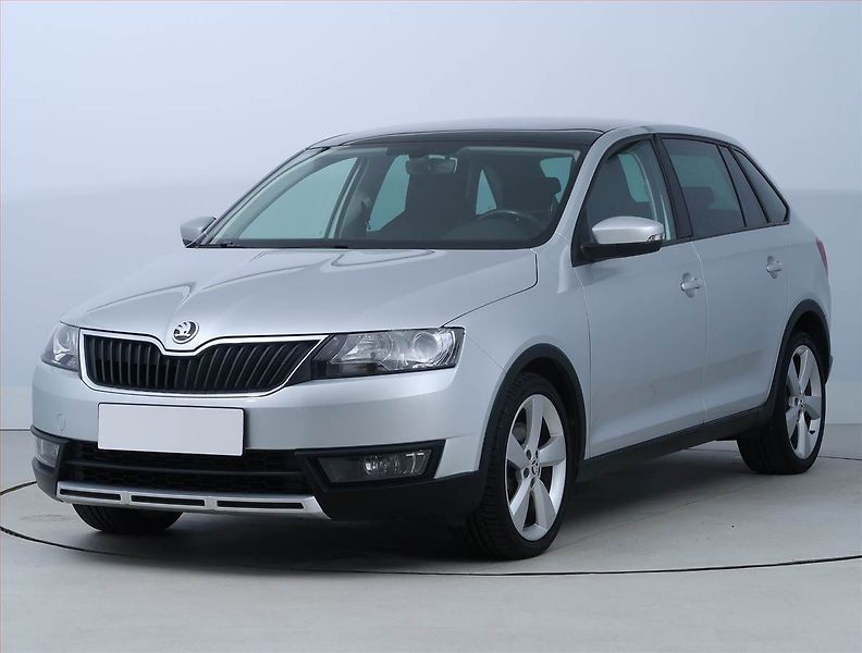 Škoda Rapid (2016) Spaceback 1.2 TSI, Xenony - fotka 2 z 17