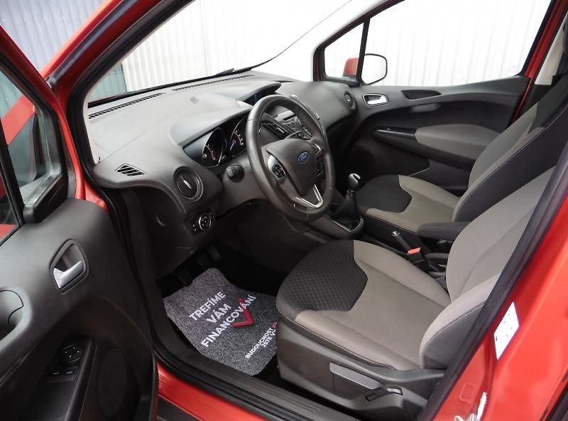 Ford Tourneo Courier 1,0 EcoBoost 74 kW - fotka 10 z 12