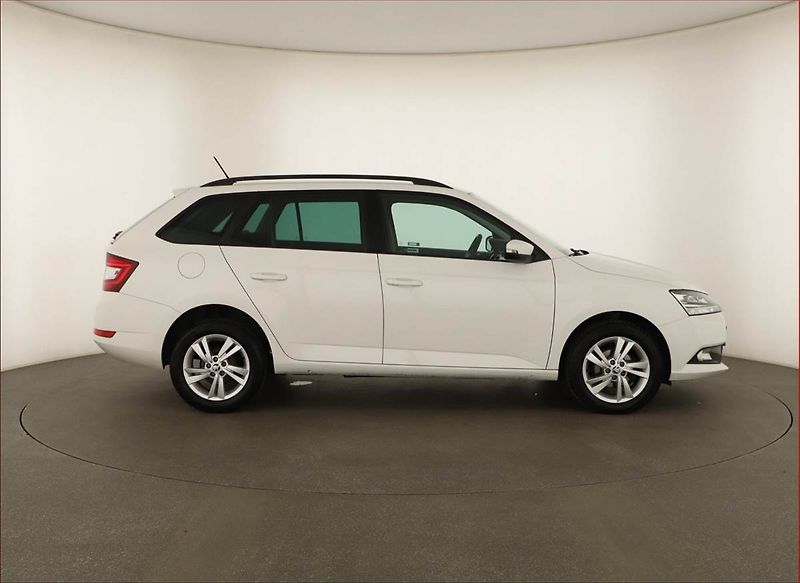 Škoda Fabia (2021) Style 1.0 TSI, ČR,1.maj - fotka 6 z 14