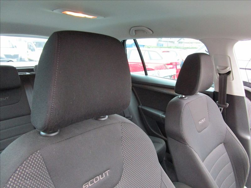 Škoda Octavia Combi 2.0TDi DSG, Scout - fotka 20 z 41
