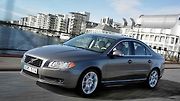 Volvo S80. Švédská kvalita a bezpečnost je ve světě aut velkým pojmem. Sedan S80 byl svého času vlajkovou lodí a jeho druhá generace vyráběná od roku 2007 má stále co říct. Navíc vůz, který stával 1,1 milionu korun, stojí dneska okolo 180 tisíc.