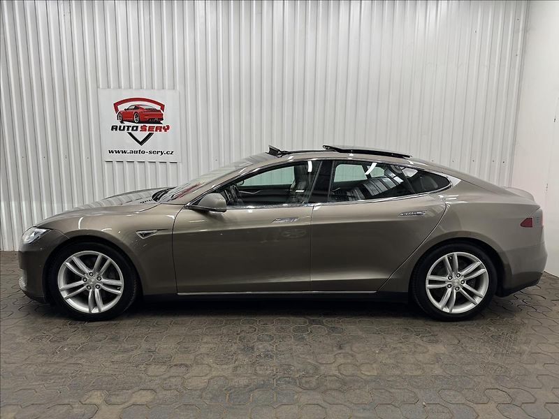 Tesla Model S 70D 4x4 DUAL MOTOR PANO DPH - fotka 4 z 36