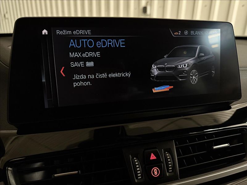 BMW X1 XDRIVE 25E M SPORT PANO 2XALU - fotka 30 z 48