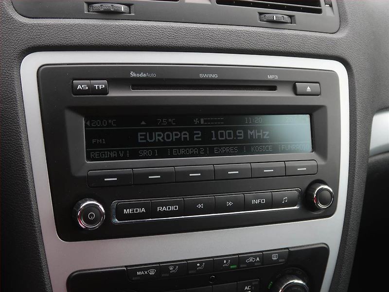 Škoda Octavia (2011) Ambition 1.6 TDI, Tempomat - fotka 12 z 15