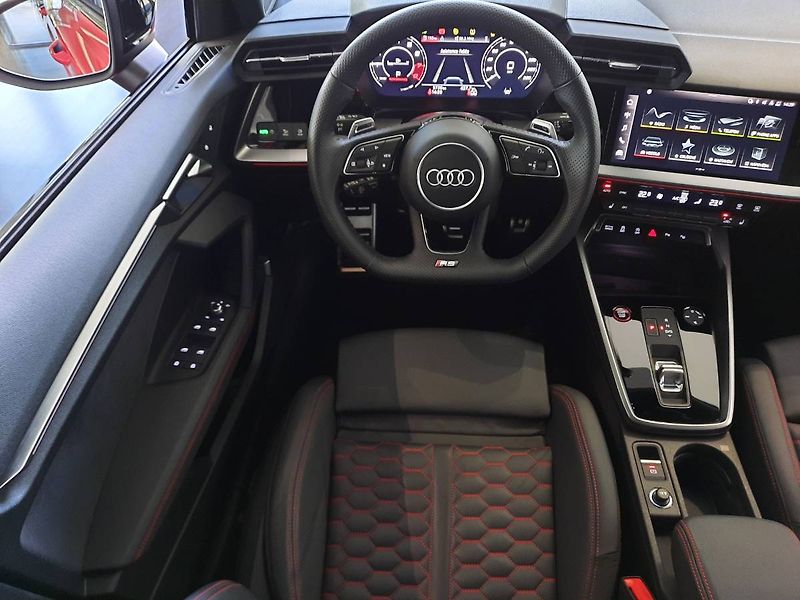 Audi RS 3 (2023) Sportback 2.5 TFSI quattro (29 - fotka 11 z 28