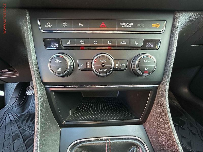 Seat Leon (2014) 2.0TDi, navi, panor. - fotka 14 z 18
