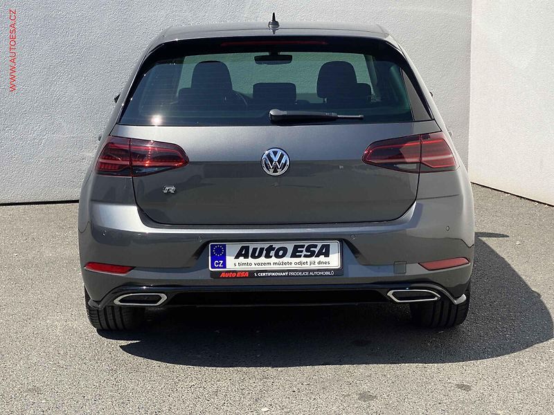 Volkswagen Golf (2018) 1.4 TSi, R-Line, navi, LED - fotka 5 z 17