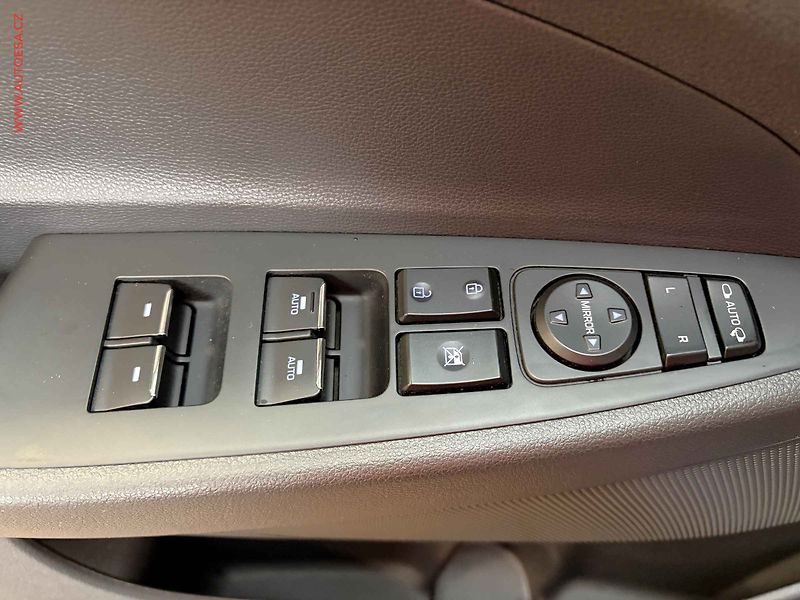 Hyundai Tucson (2018) 1.6CRDi, ČR, AC, TZ, navi - fotka 12 z 16