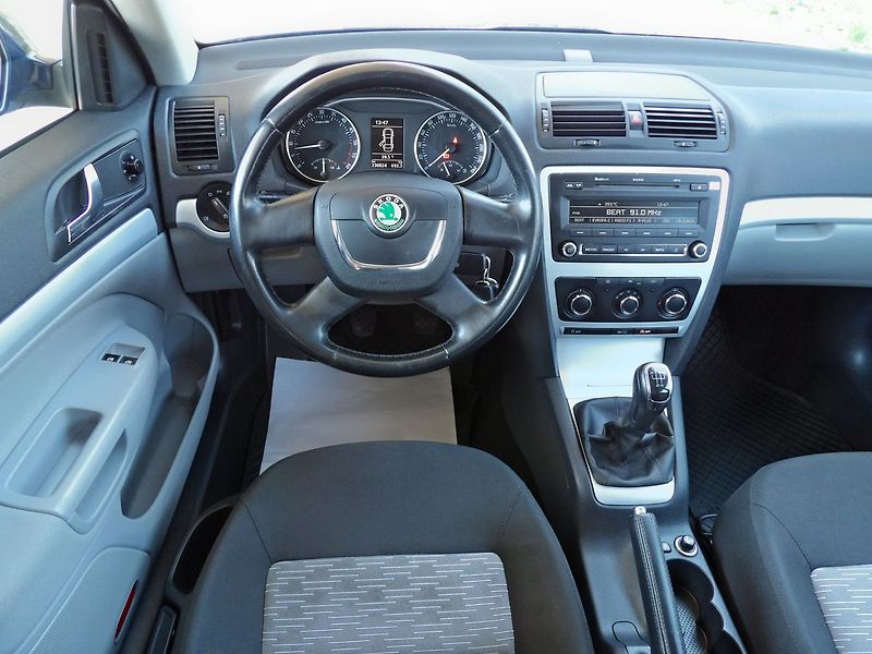 Škoda Octavia 1.6TDI Ambition Serviska - fotka 7 z 35