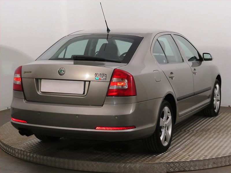 Škoda Octavia (2007) 2.0 TDI, Serv.kniha, rezervace - fotka 7 z 14