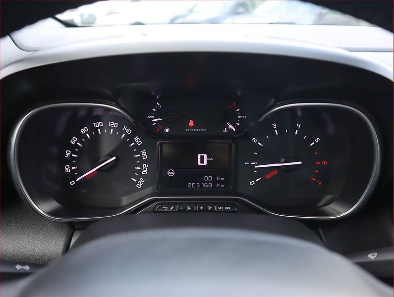 Citroën C3 Aircross (2019) Live 1.5 BlueHDi, Navi - fotka 11 z 17