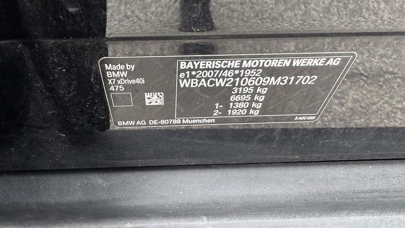 BMW X7 xDrive40i - fotka 16 z 16