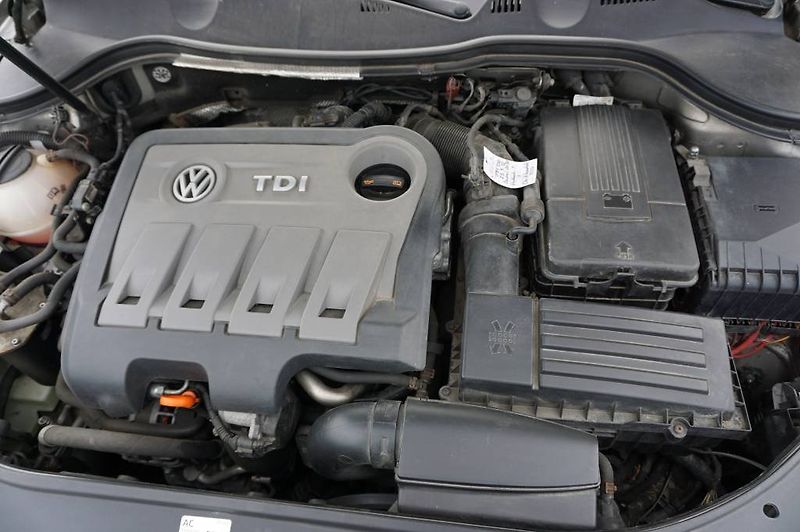 Volkswagen Passat Variant (2012) 2,0   125 kw 2,Majitel  nové v - fotka 35 z 36