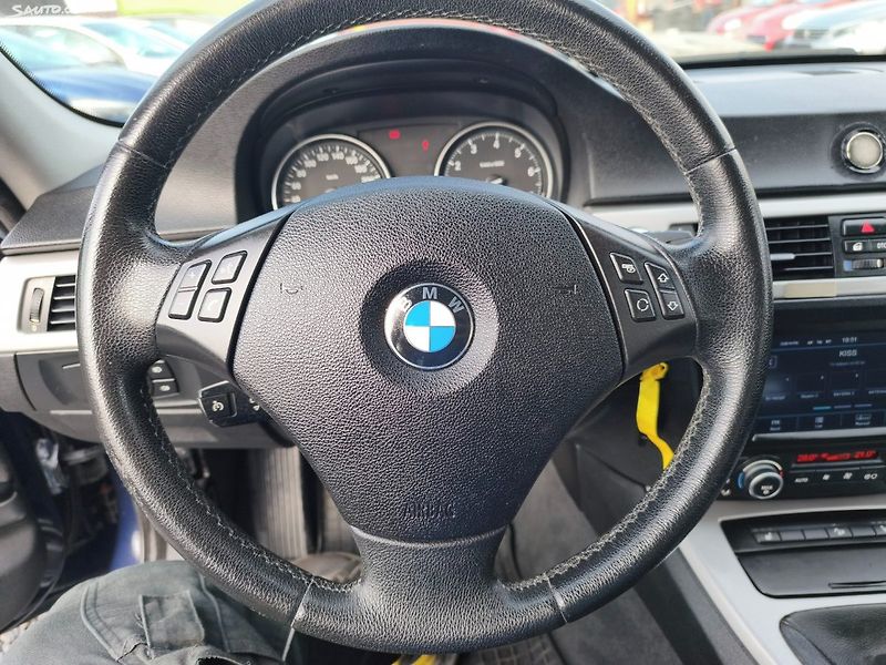 BMW Řada 3 (2008) - fotka 31 z 46
