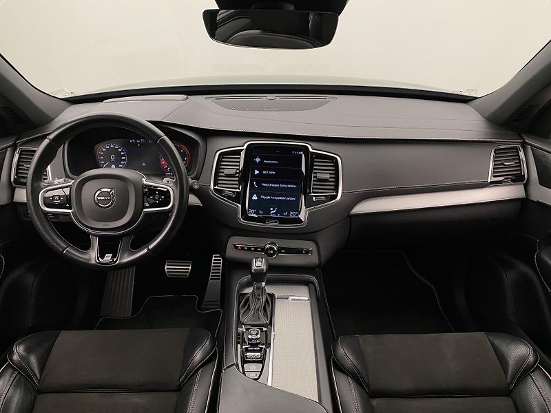 Volvo XC90 D5 AWD R-DESIGN AUT CZ - fotka 2 z 47