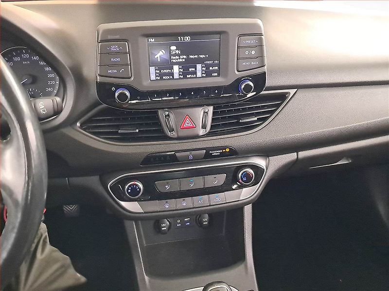 Hyundai i30 (2018) 1.0 T-GDI, Serv.kniha - fotka 12 z 20