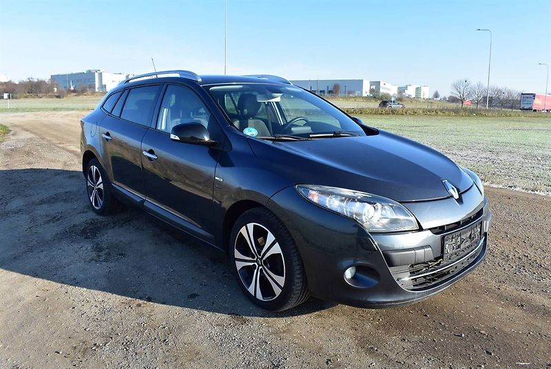 Renault Mégane 1,9 DCi BOSE,96KW,TZ,1M,AKCE - fotka 3 z 17