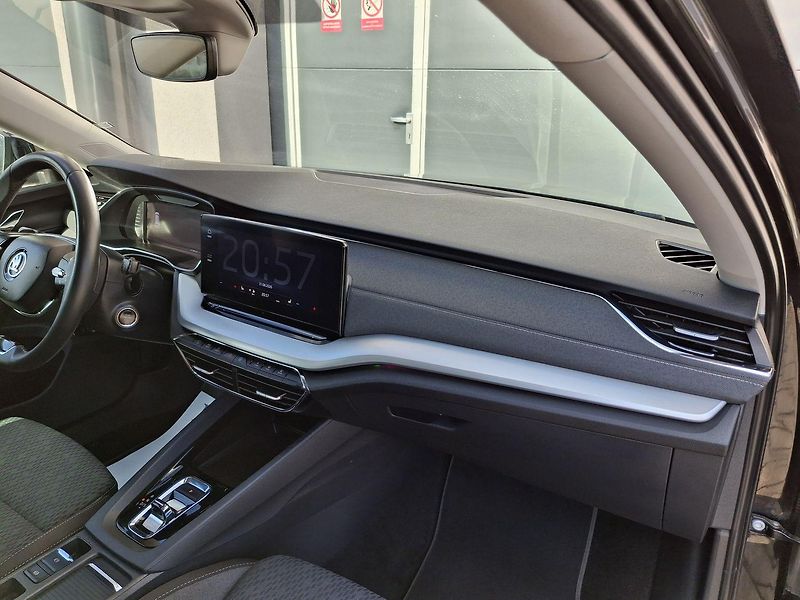 Škoda Octavia (2023) 1.0 E-TSI Business Plus ZÁRUKA - fotka 18 z 38