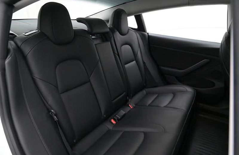 Tesla Model 3 LR AWD SoH 92% FSD - fotka 18 z 24