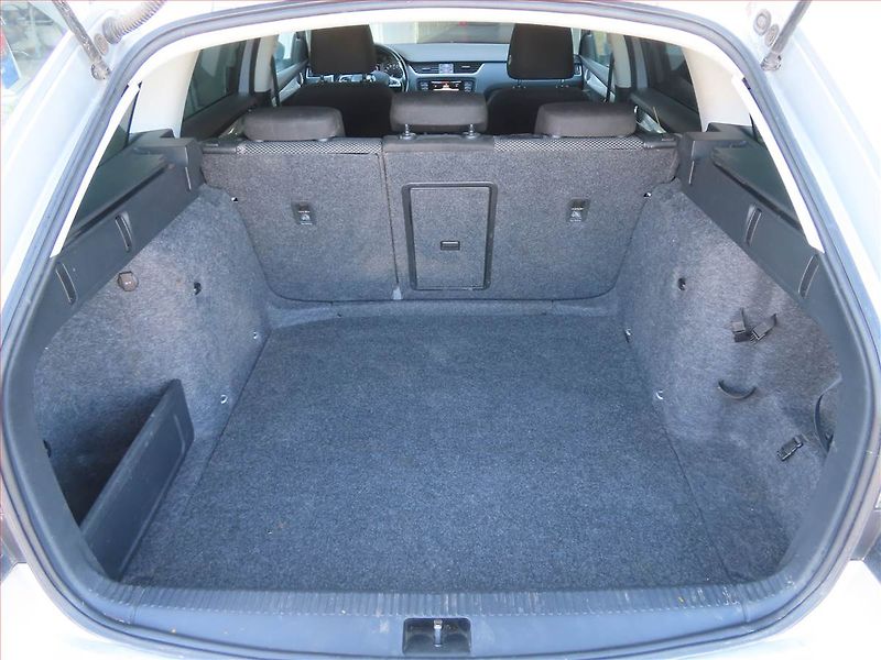 Škoda Octavia (2014) Ambition 2.0 TDI, Navi - fotka 13 z 17