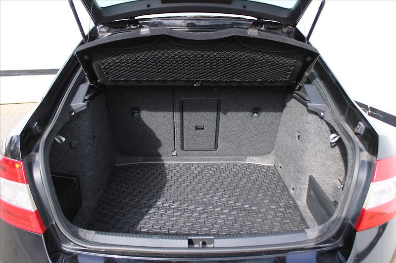 Škoda Octavia 2.0TSI 162kW RS BI-XENON ČR - fotka 11 z 26
