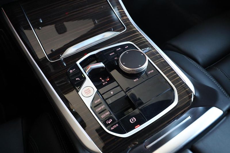 BMW X5 xDrive30d - fotka 10 z 31