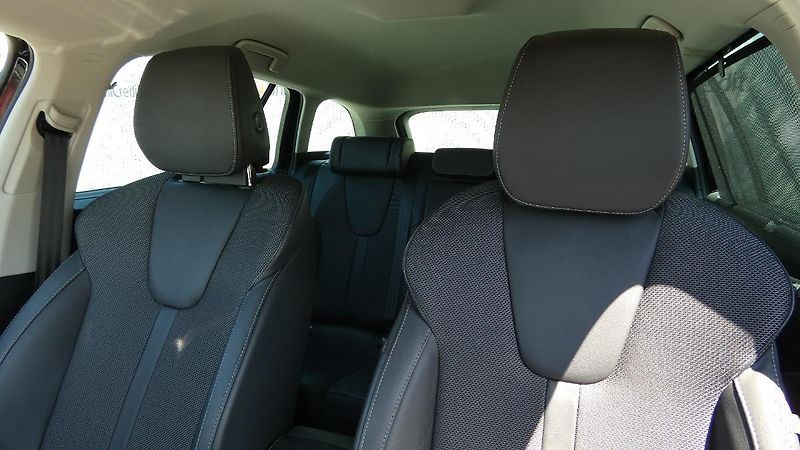 Škoda Octavia Combi 1,5 TSI DSG Style - fotka 7 z 26