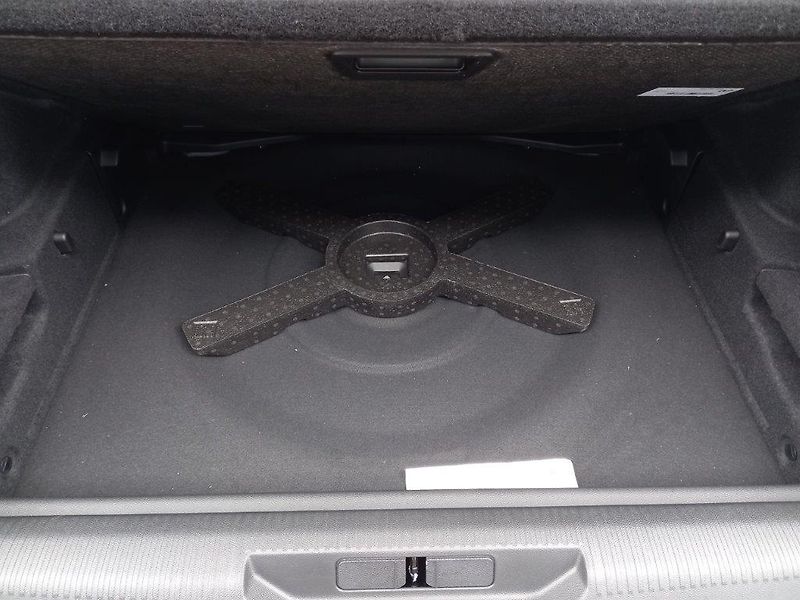 Peugeot 308 (2026) SW ALLURE Hybrid 145 e-DCS6  - fotka 12 z 33