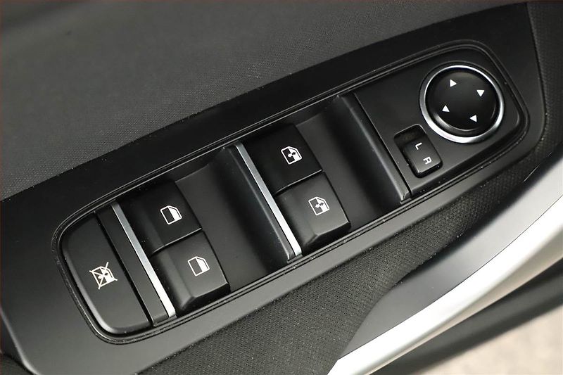 Kia Ceed (2023) Spin 1.0 T-GDI, SPIN, DPH - fotka 17 z 18