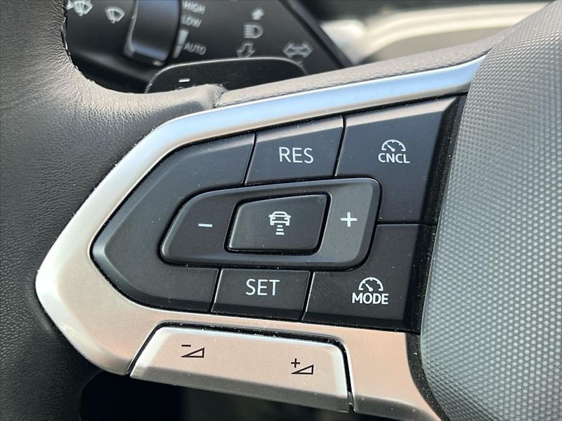 Volkswagen Passat Variant 1,5 eTSi 110kW 7DSG BUSINESS - fotka 19 z 28