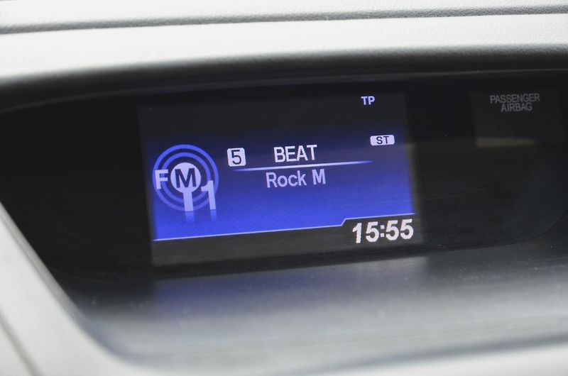 Honda CR-V (2013) 2.2 i-DTEC 110kW 4x4 / ČR - fotka 24 z 27