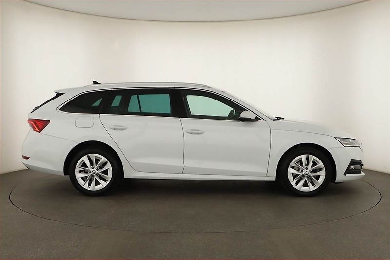 Škoda Octavia (2023) Style 1.4 TSI iV - fotka 6 z 22