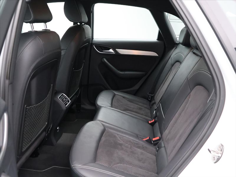 Audi Q3 2,0 TFSI 162kW quattro S-Line - fotka 14 z 37