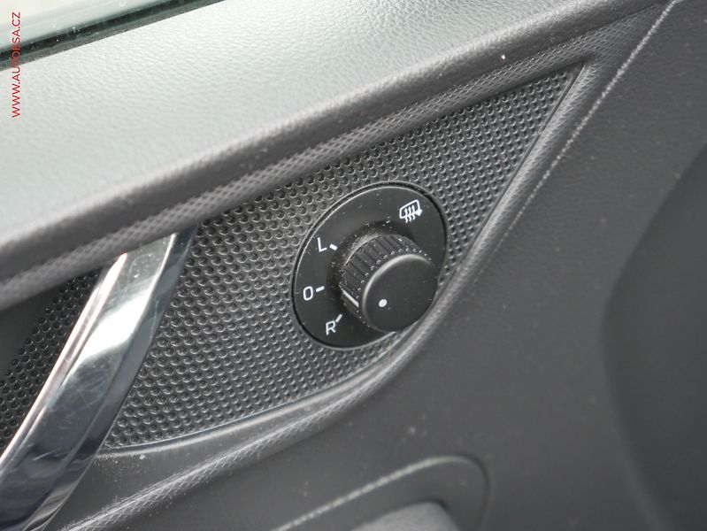 Škoda Rapid (2013) 1.6TDi, Ambition, STK4/28 - fotka 18 z 19