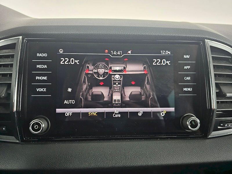 Škoda Karoq (2019) 1.5TSI 110kW DSG Style TAŽNÉ - fotka 22 z 32