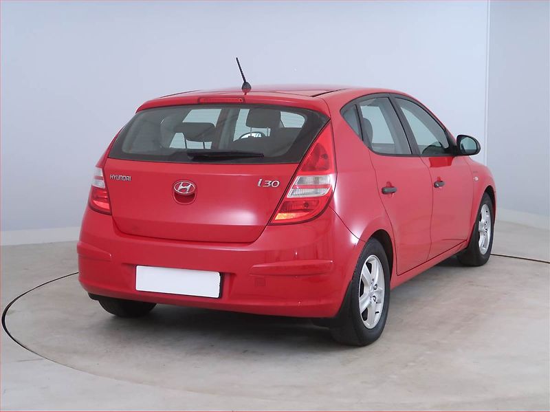 Hyundai i30 (2010) 1.4 CVVT, nová STK, zamluveno - fotka 5 z 13