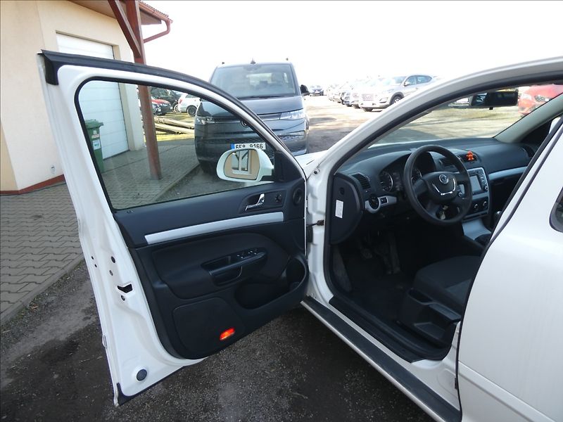 Škoda Octavia 1,6 TDI Greenline, po servise - fotka 19 z 50