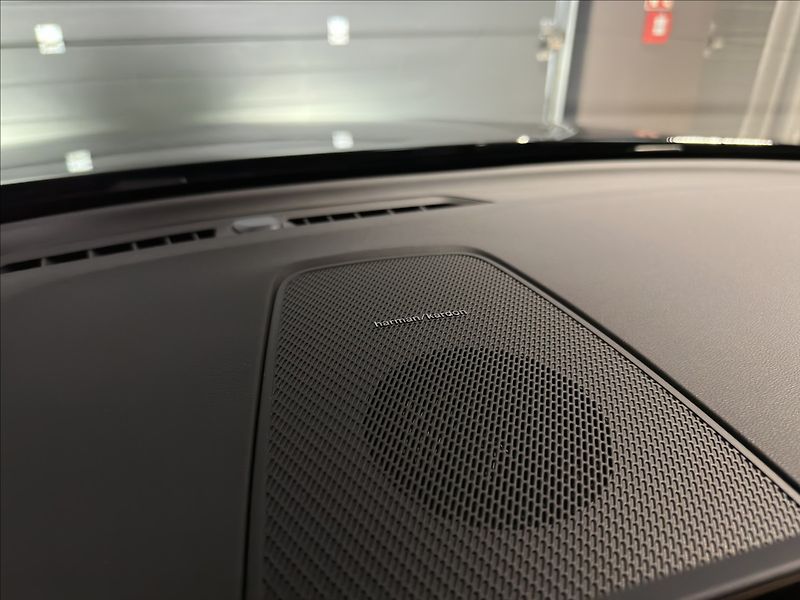 Volvo XC60 (2026) 2,0 B5  Plus Dark - fotka 27 z 31