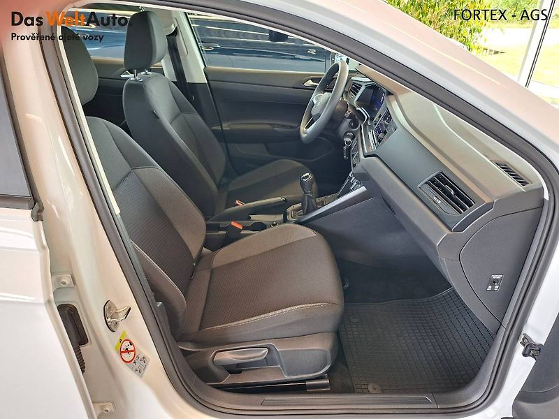 Volkswagen Taigo (2022) 1.0 TSI,70kW - fotka 15 z 28