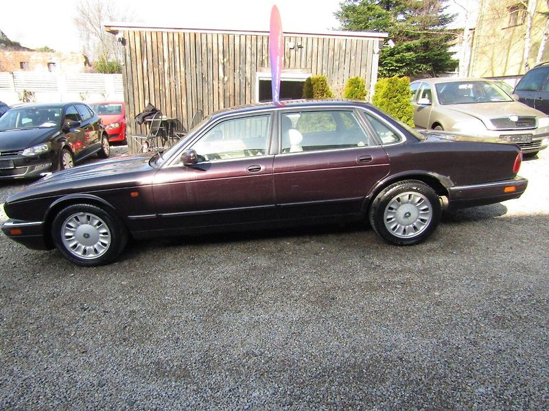 Jaguar XJ6 (1995) 3.2 R6 155kW  PLNĚ POJÍZDNÉ - fotka 3 z 35
