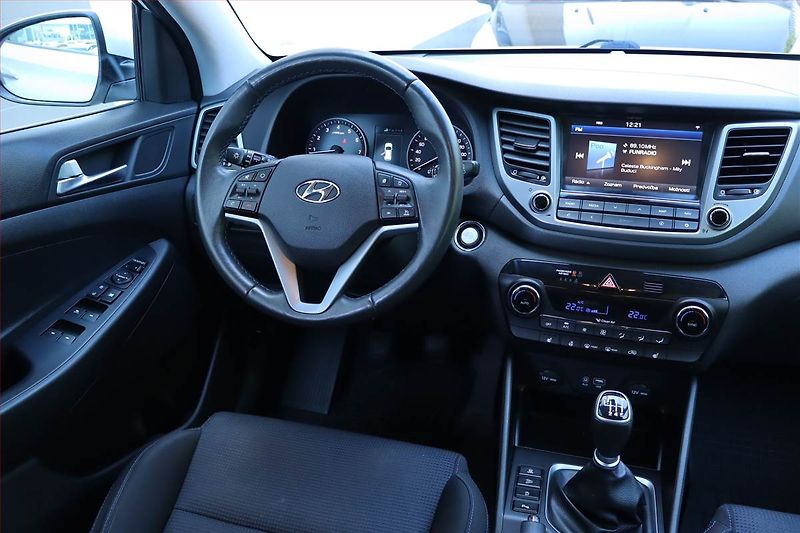 Hyundai Tucson (2017) Style 1.6 GDI, Serv.kniha - fotka 7 z 25
