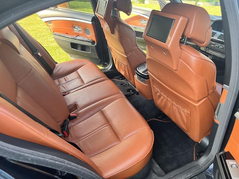 BMW Řada 7 3.0 170KW,MAX VÝBAVA,T.Z - fotka 19 z 46