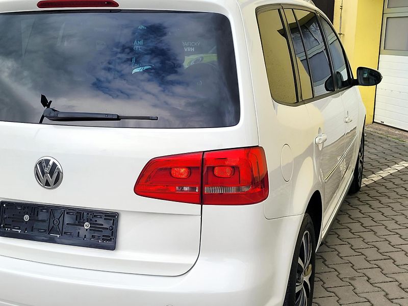 Volkswagen Touran 1,4 DSG Highline, nové ROZVODY - fotka 13 z 46